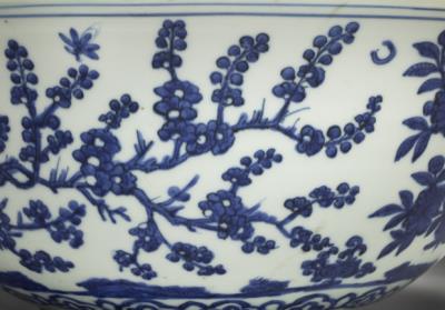 图片[3]-Bowl with camellia and plum blossoms in underglaze blue, Ming dynasty, Jiajing reign (1522-1566)-China Archive